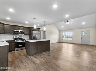 148 Wooded Glen Dr, Mount Washington, KY 40047