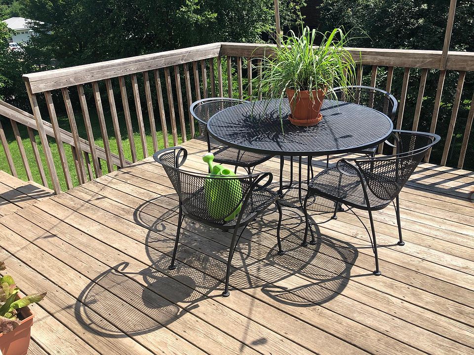 Private Deck