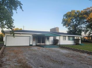 107 S Park St, Oaktown, IN 47561