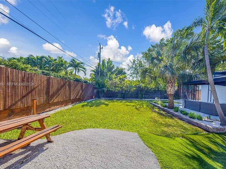365 Fairway Dr — Photo 22