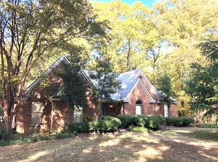 1887 Montrose Dr, Forrest City, AR 72335