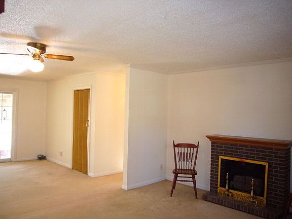 3rd image of 108 E Westwood Dr