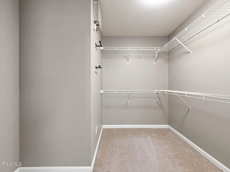412 Crest Cir — Photo 15