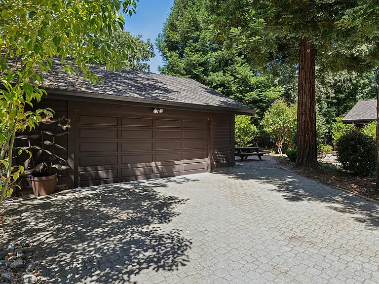 3340 Woodside Rd — Photo 18