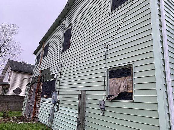 2nd image of 1130 High Pearl St