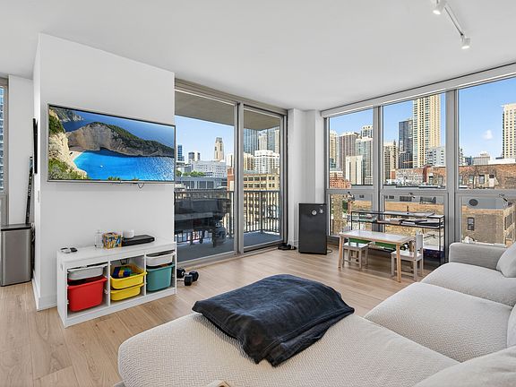 2nd image of 200 W Grand Ave APT 806