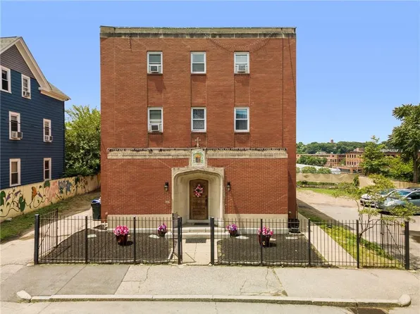67 Ridge St, Providence, RI 02909