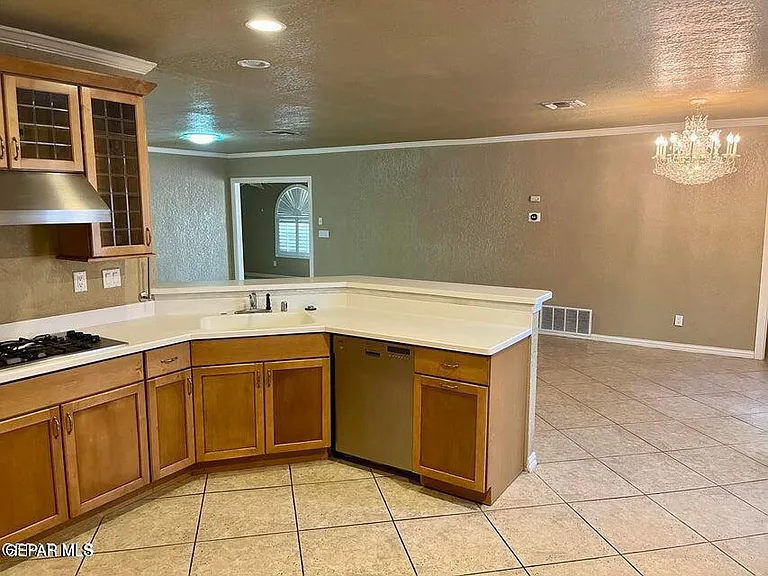 7409 Edgemere Blvd — Photo 15
