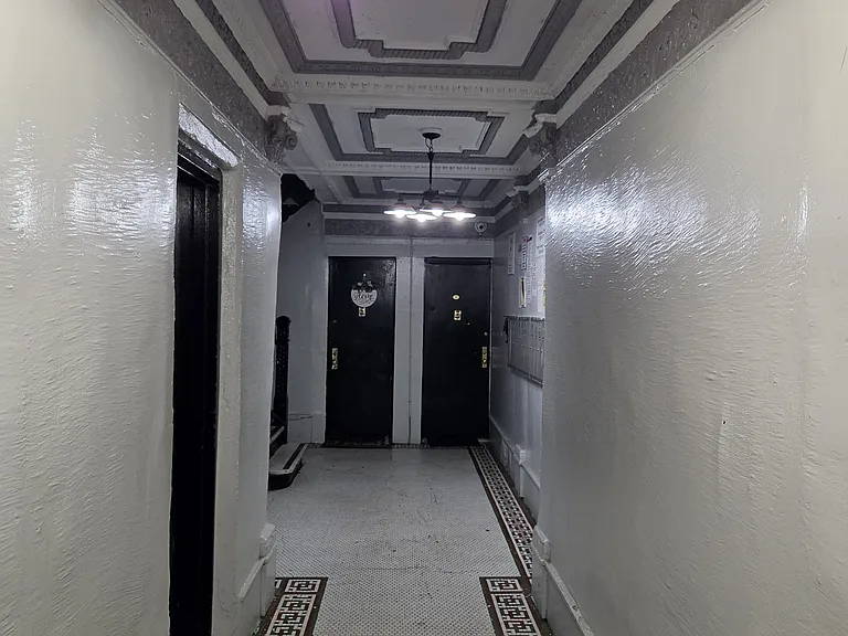 1014 Eastern Pkwy #4B — Photo 9