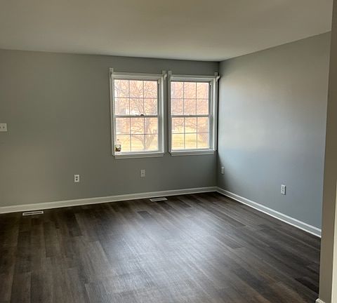 2nd image of 211 Laurel St Front 1