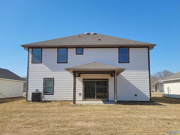 5th image of 315 Pond Spring Dr