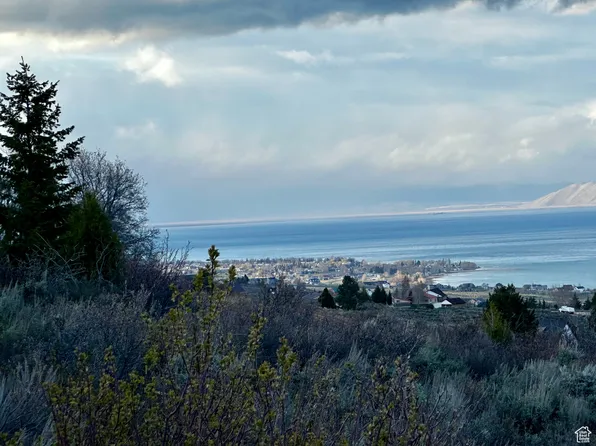 3510 S Panorama Dr, Garden City, UT 84028