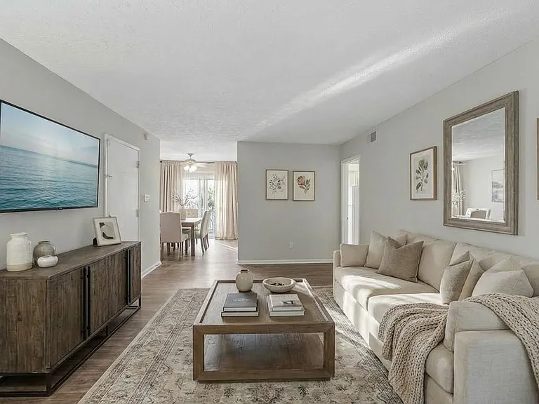 Maplewood Pointe — Photo 17