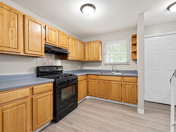 4th image of 755 Canonby Pl #713A