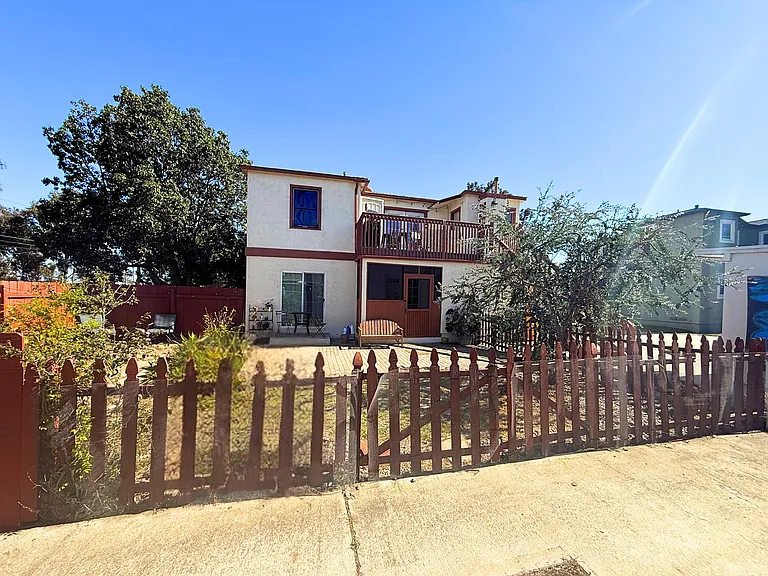 1918B Carmelina Dr — Photo 10