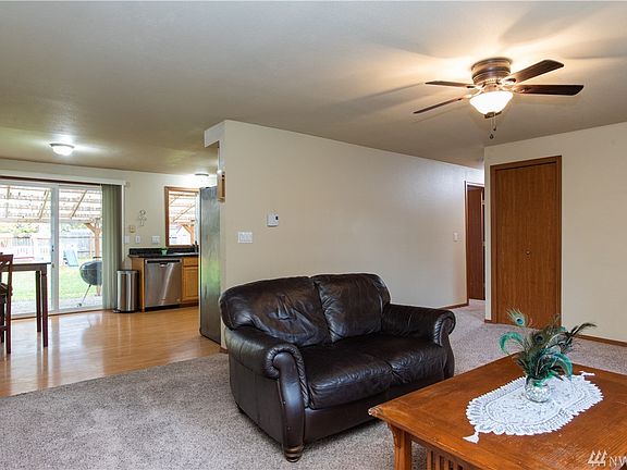 5th image of 203 Alder Ln N