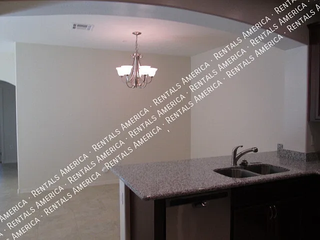 2 Bed 2 Bath Condo In Gated Community — Photo 2