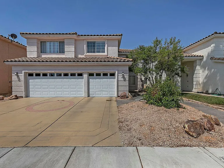 9387 Chateau Street Jean Dr — Photo 2