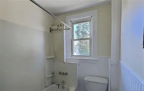 3 bed, 1.0 bath, 1075 sqft, $3,500 — Photo 4