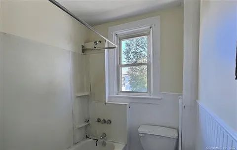 4th image of 41 Taff Ave #1