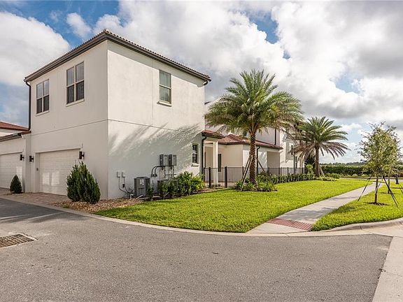 3rd image of 8938 Bismarck Palm Dr