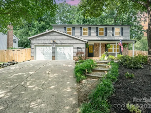 6631 Rollingridge Dr, Charlotte, NC 28211