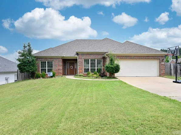 3096 Galloway Dr, Benton, AR 72015