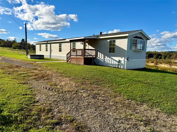 1275 Sample Flats Rd, Corry, PA 16407