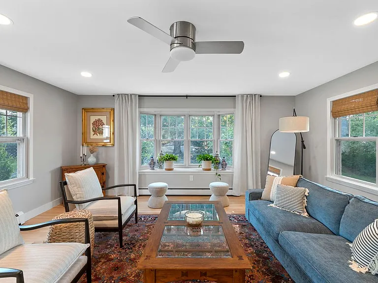 15 Meadow Ln — Photo 3