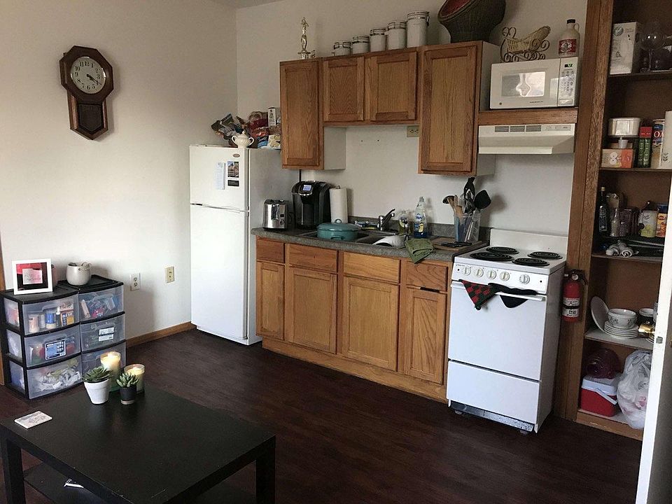 1st image of 231 Forest Ave W