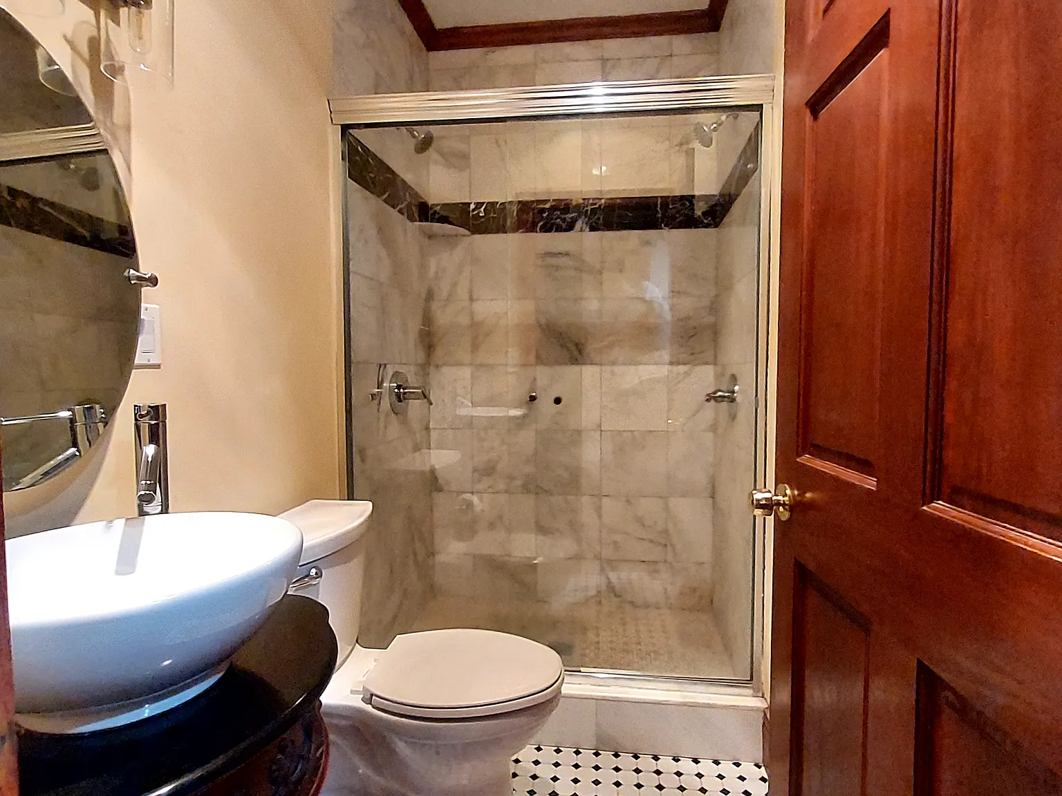 4 bed, 1400 sqft, $5,200 — Photo 3