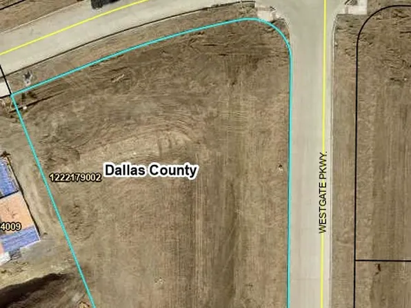 17932 Townsend Dr, Clive, IA 50325