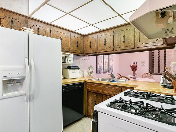 5th image of 13613 Lamon Ave APT 619