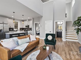 80 Upper Moffitt Rd, Asheville, NC 28805