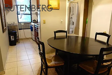 Rented by R New York