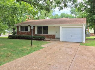 11030 Saturn Dr, Maryland Heights, MO 63043