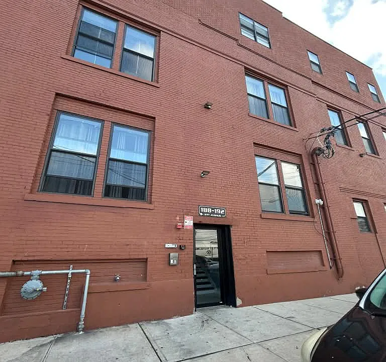 188 21st Ave #4