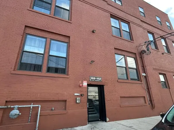 188 21st Ave #4, Paterson, NJ 07503