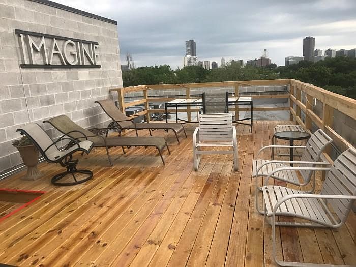 OMG! Roof top deck!