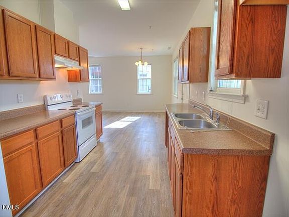 4th image of 1019 Moreland Ave
