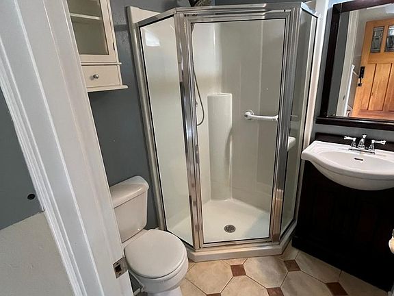 2nd Bathroom