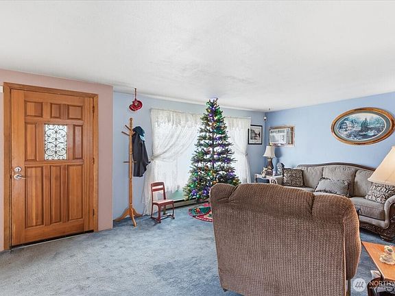 4th image of 554 N Central Drive