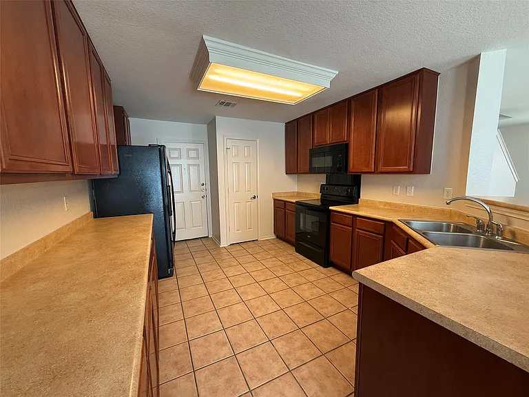 640 New Country Rd — Photo 6
