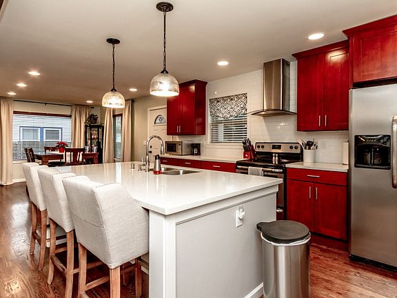 5th image of 2971 38th Ave NE