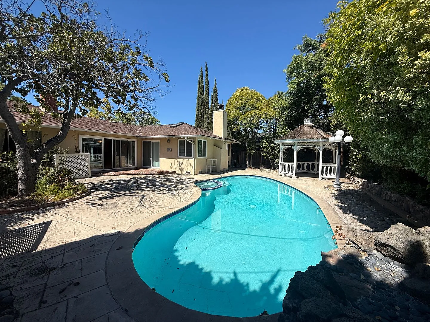Cambrian - Spacious Remodeled Home With Pool, Hot Tub And Large Bonus Room. — Photo 2