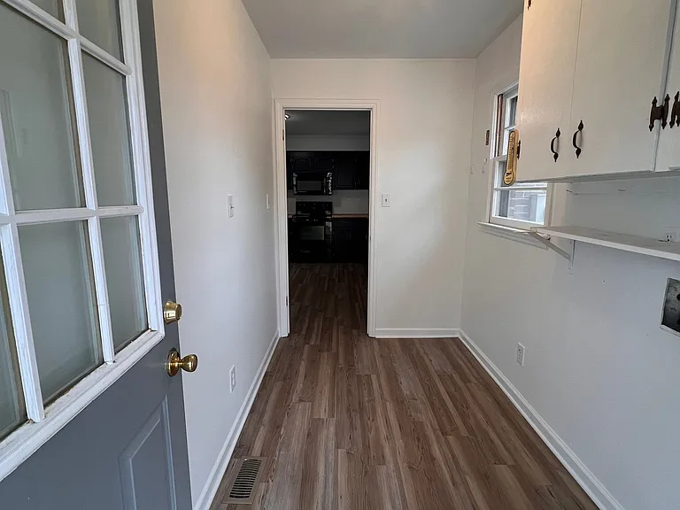 Mudroom/Laundry