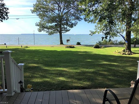 4th image of 918 W Lakeshore Dr