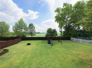 681 Deer Run Dr, Marysville, OH 43040