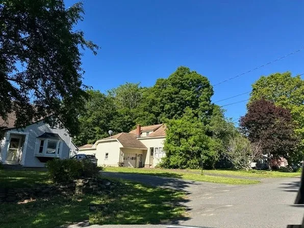 28 Franklin St, Dalton, MA 01226