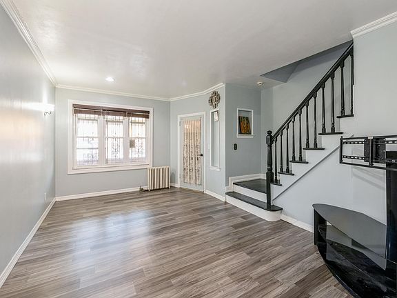 5th image of 4757 39th St